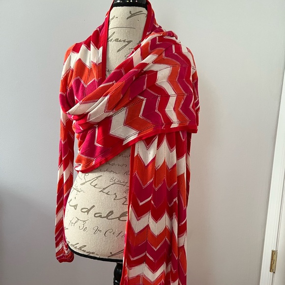 BCBG MAX AZRIA Cardigan - Picture 7 of 10